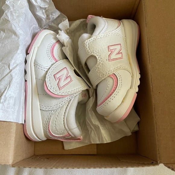 New Balance Other - Baby White and Pink New Balance Sneakers, Size 4 Wide, NIB